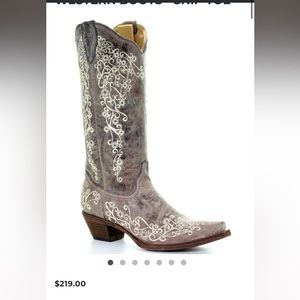 Women’s Corral Cowgirl boots size 7 1/2 but fits big- more like an 8 or 8 1/2.